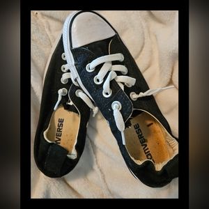 Size 6 women's converse